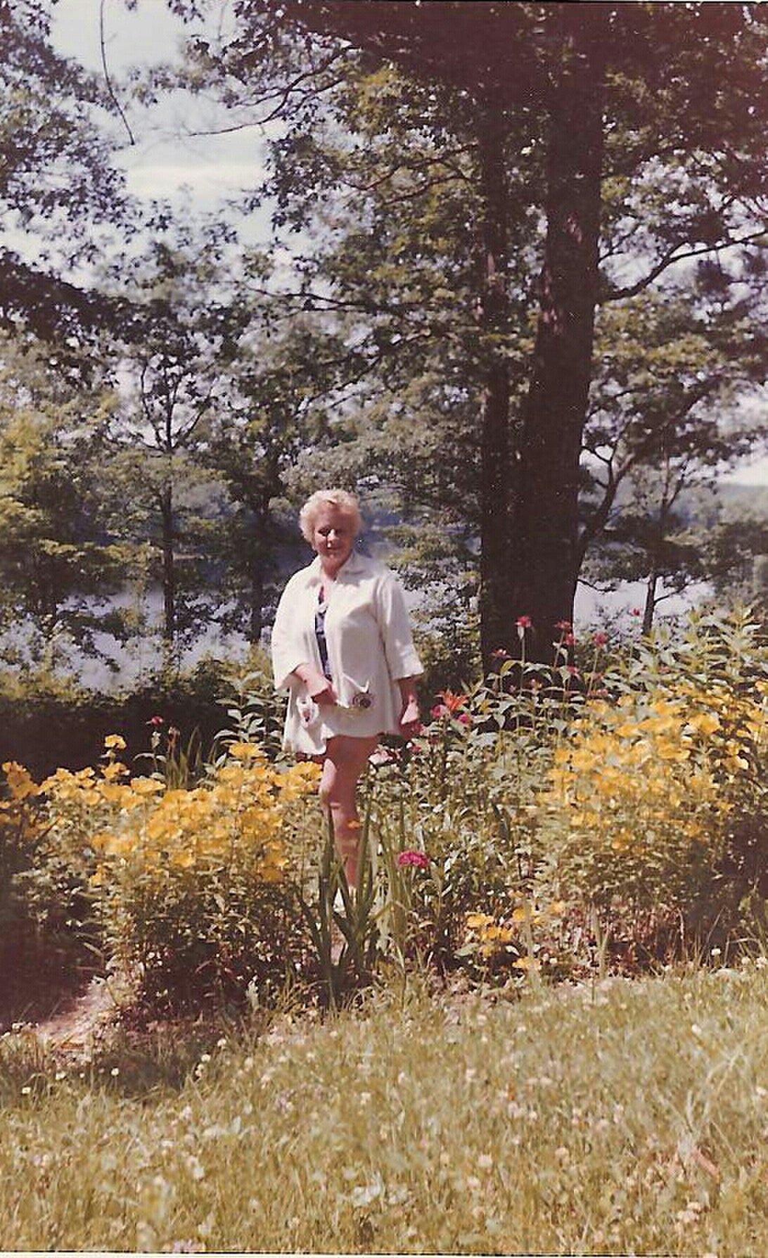 Schliesmann family at the Birchwood property, 1970s